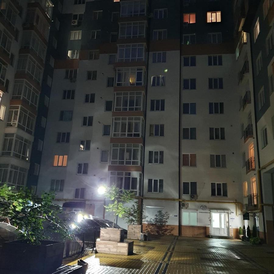 True In The City Center Івано-Франківськ Екстер'єр фото